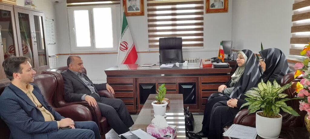 1287074 دیدار مدیرکل کانون با امام جمعه و فرماندار درگزین