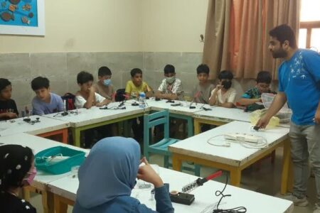 کارگاه حرفه‌ای لحیم‌کاری ویژه اعضای نونهال و نونگاه برگزار شد