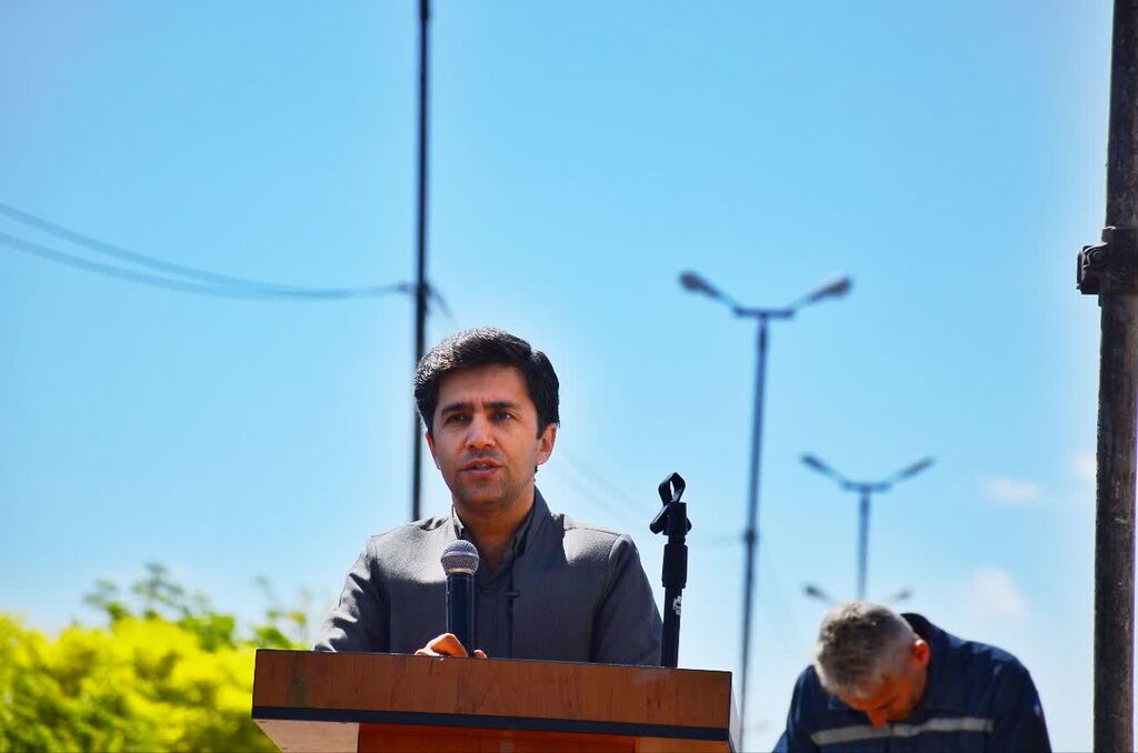 حضور کارکنان و اعضای مراکز روانسر و ثلاث‌باباجانی در راهپیمایی دفاع از کودکان غزه