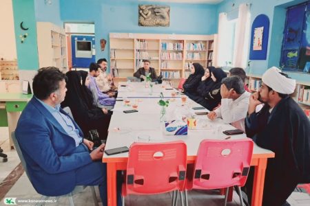 نشست هم‌اندیشی دستگاه‌های اجرایی برای توسعه فعالیت‌های فرهنگی کودک و نوجوان در مرکز فرهنگی هنری میرجاوه برگزار شد