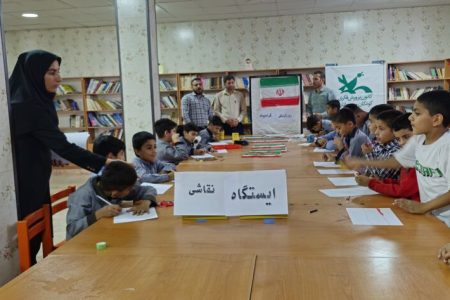 ایستگاه نقاشی کودکان و نوجوانان به مناسبت روز ارتش در مرکز فرهنگی هنری لیکک