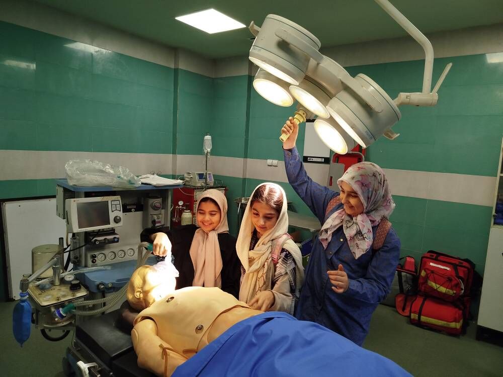 1288393-1 اعضای نوجوان دختر مرکز شماره سه ساری اردوی علمی رفتند