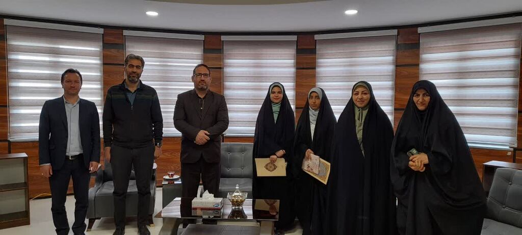 1288421-3 دیدار مدیرکل کانون همدان با فرماندار شهرستان فامنین