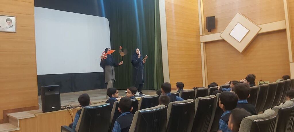 1288482-1 ادامهی ارتباط کانون البرز و مدارس در سال جدید