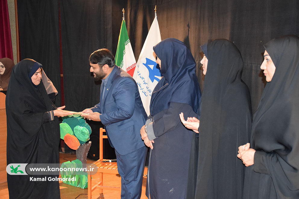 1288646-1 آفتاب طلوع کرد و نمایشگاه نوجوانان با نیازهای ویژه در خرمآباد گشایش یافت