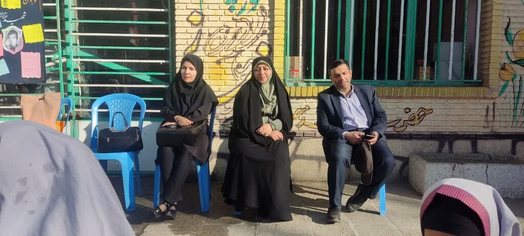 1288669-1 گرامیداشت "شهید هاشمی" در دبستان شهید موسوی