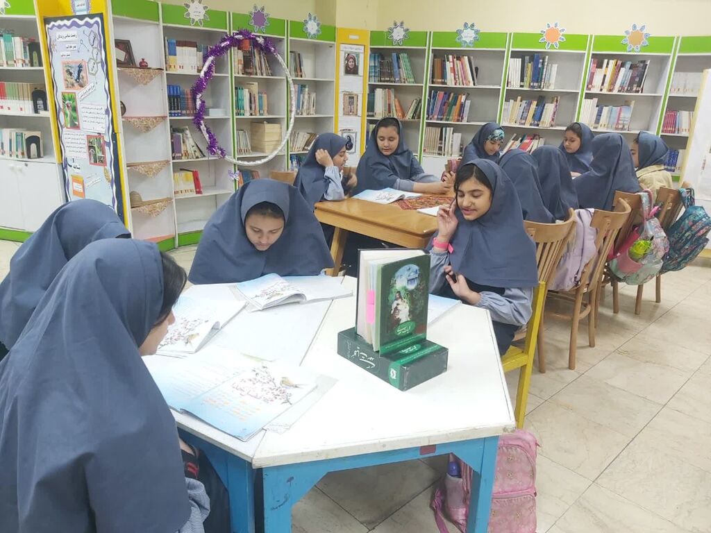 1288802-1 ویژه برنامه «مرد نکونام در عصر تکنولوژی» در کرج برگزار شد