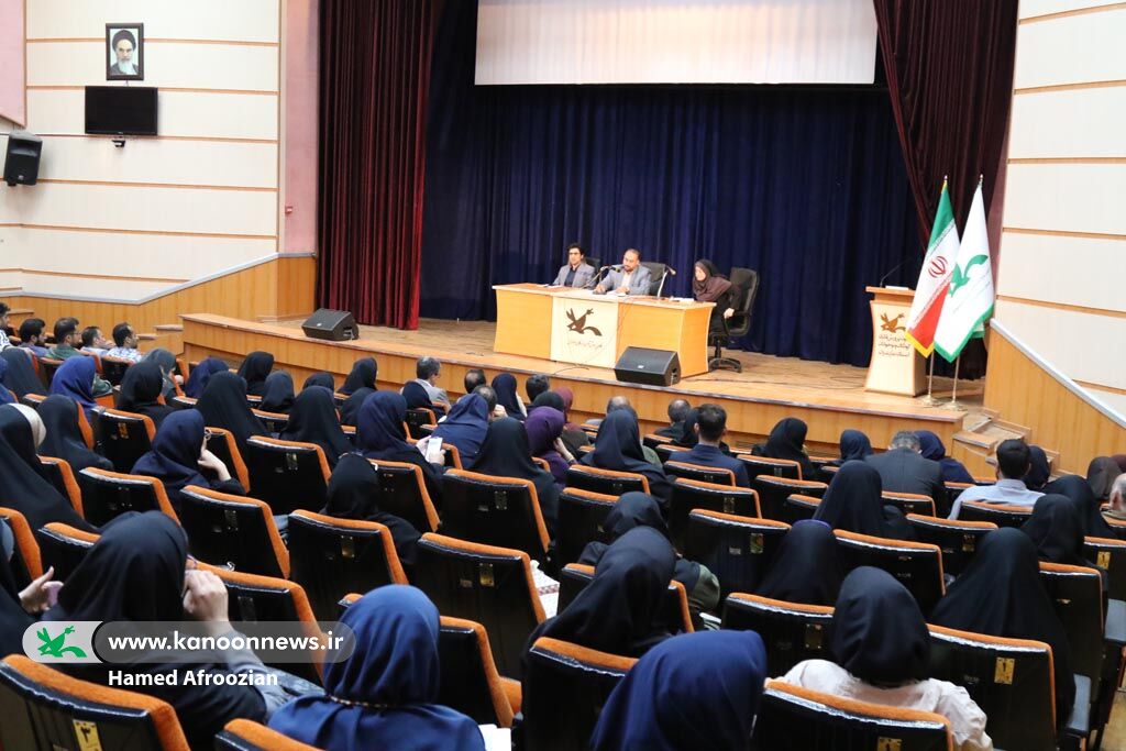 1289047-1 برنامهریزی کانون برای سال نوجوانمحوری با تأکید بر توانمندسازی و توسعه فعالیتها