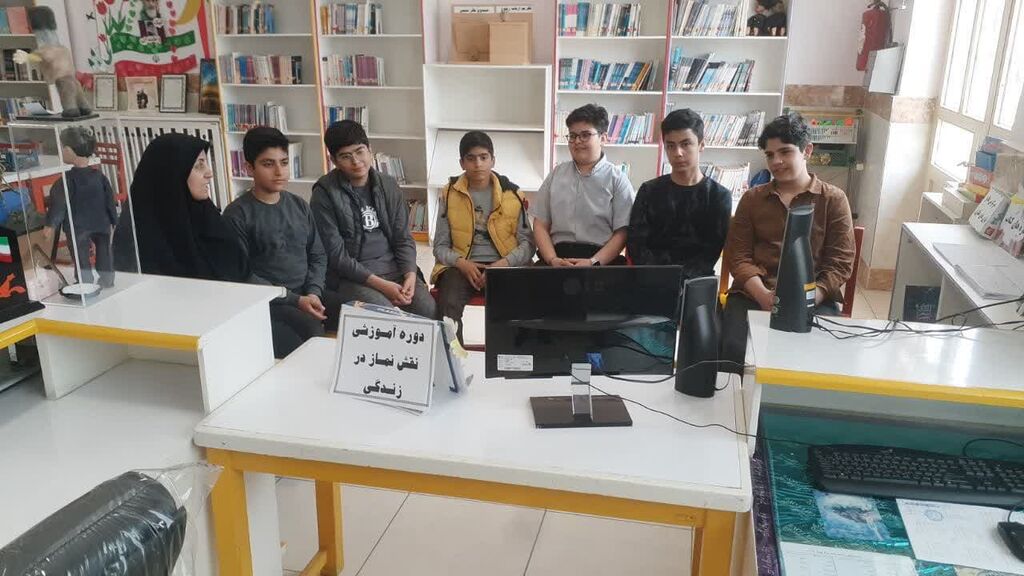 1289116-1 نشست تخصصی نقش نماز در زندگی