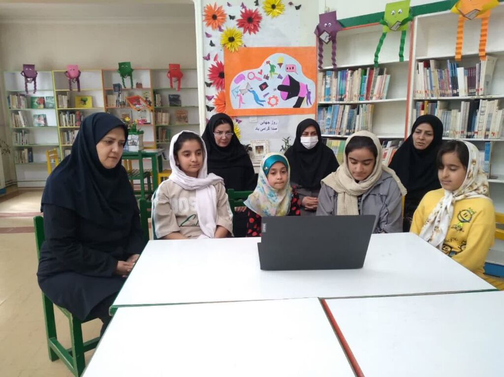 1289119-1 نشست تخصصی نقش نماز در زندگی