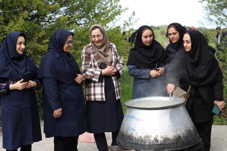 یک روز خوش در دل طبیعت/ مربیان کانون اردبیل در جنگل فندقلو اردو زدند