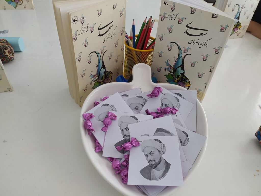 1289524-2 جشن بوستان و گلستان در خراسان جنوبی طنین انداز شد