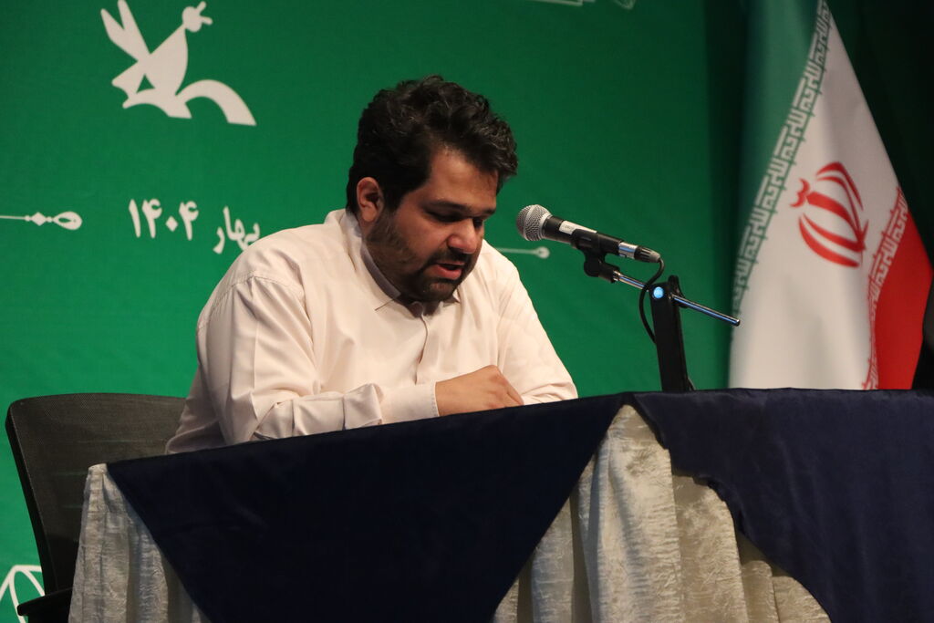 1289569-1 مرکز، سرزمین شماست و شما حاکم سرزمینتان هستید