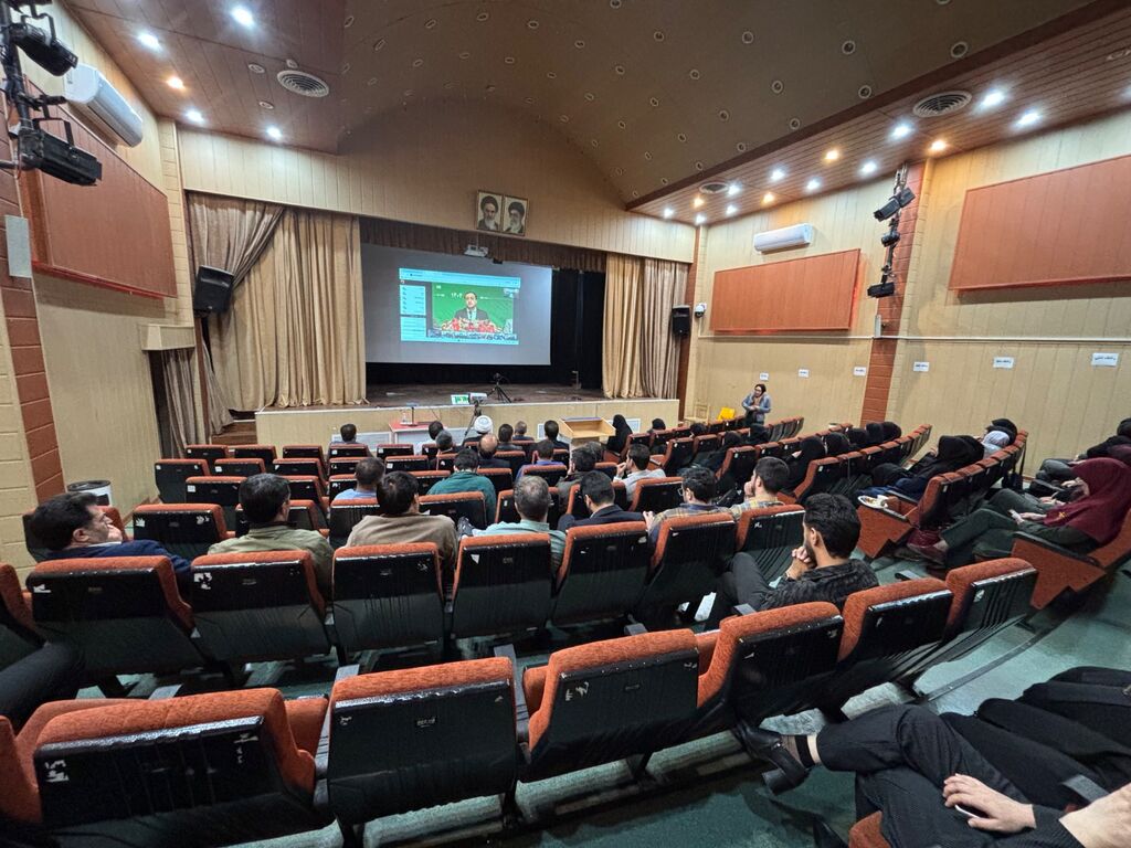 برگزاری گردهمایی سال جدید کارکنان کانون زنجان هم‌زمان با نشست سراسری مدیرعامل