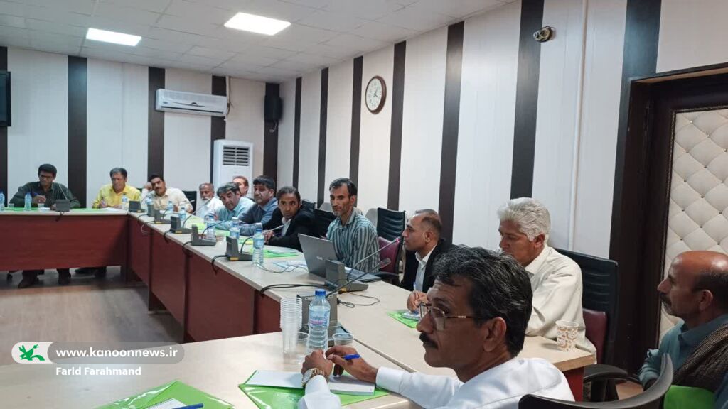 1290076-2 کارگاه آموزشی «آداب معاشرت و رفتار حرفهای» در کانون سیستان و بلوچستان برگزار شد