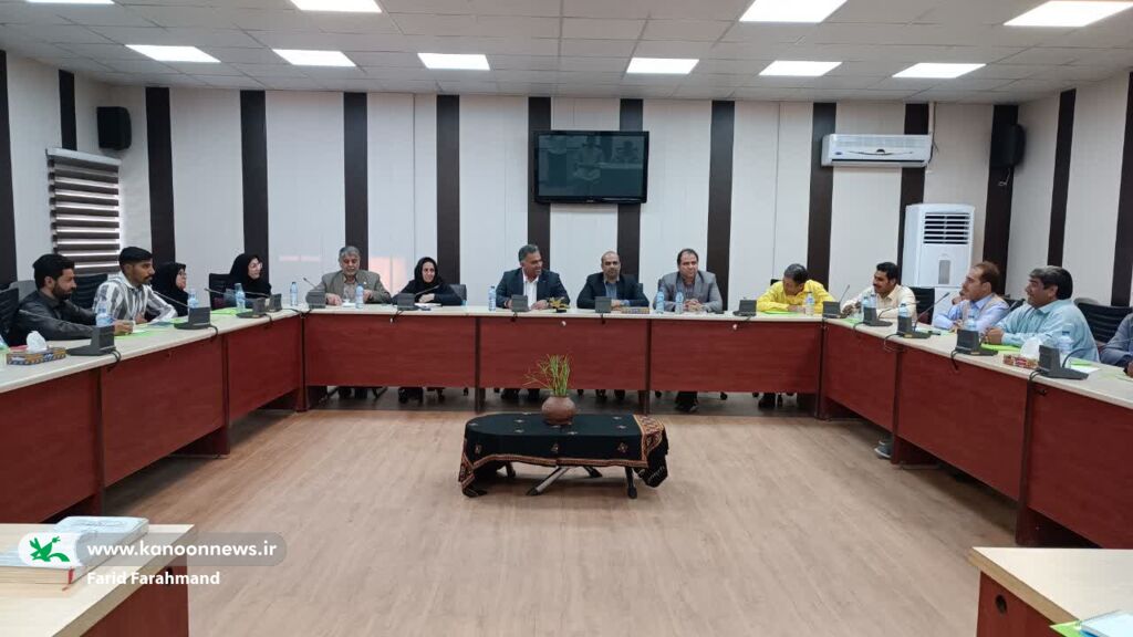 1290077-2 کارگاه آموزشی «آداب معاشرت و رفتار حرفهای» در کانون سیستان و بلوچستان برگزار شد