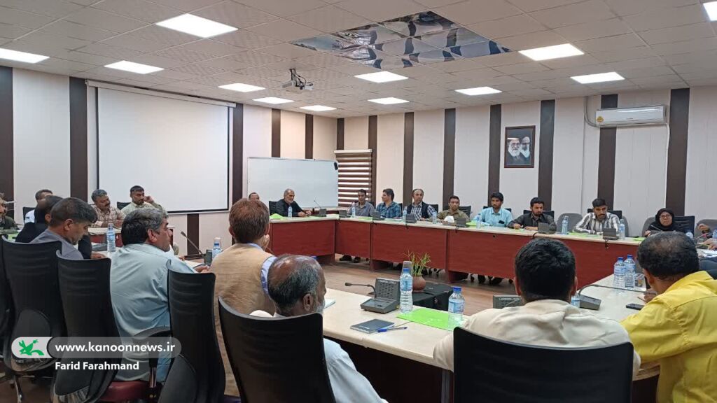 1290108-2 کارگاه آموزشی «آداب معاشرت و رفتار حرفهای» در کانون سیستان و بلوچستان برگزار شد