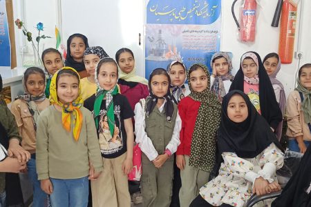 کودکان ابرکوهی از آزمایشگاه تشخیص طبی بازدید کردند