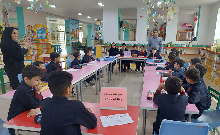 1290352-1 برنامه گرامیداشت هفته سلامت در مرکز شماره یک کانون پرورش فکری پارسآباد برگزار شد