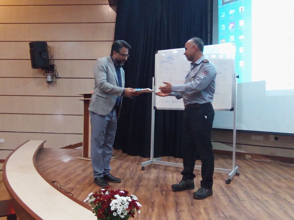 1290373 برگزاری کارگاه آموزشی اطفا حریق در کانون هرمزگان