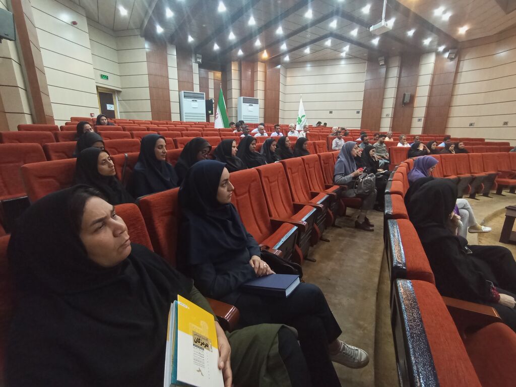 1290377-1 کارگاه آموزش تشریفات برگزار شد