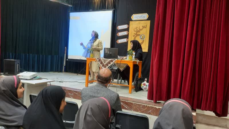 نشست ادبی "سخن های شیرین تر از قند"