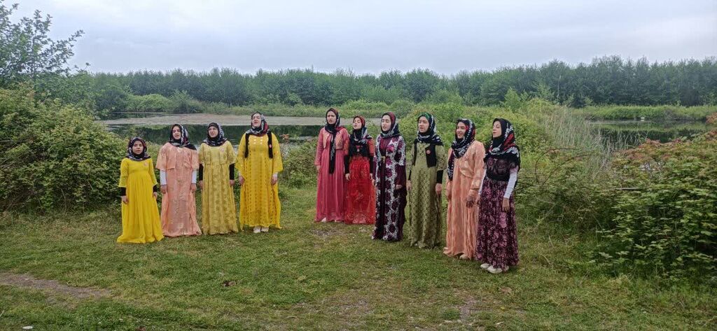 1290677-1 گروه سرود کانون در بخش خلاقیت و اصالت هنری رتبه برتر جشنواره آوای هلال را کسب کرد