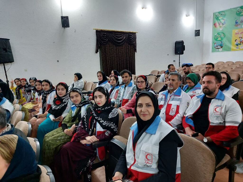 1290682-1 گروه سرود کانون در بخش خلاقیت و اصالت هنری رتبه برتر جشنواره آوای هلال را کسب کرد