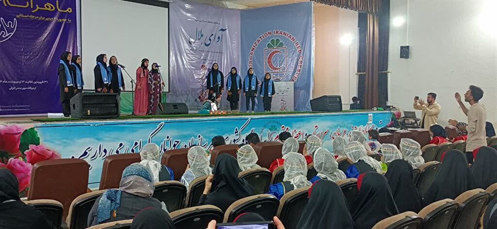 1290689-1 گروه سرود کانون در بخش خلاقیت و اصالت هنری رتبه برتر جشنواره آوای هلال را کسب کرد