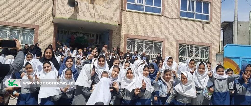 1290736-1 هفتاد و پنجمین پیک امید کانون با اهدای 500 جلد کتاب