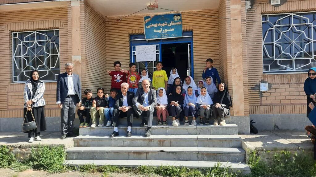 1290739-1 هفتاد و پنجمین پیک امید کانون با اهدای 500 جلد کتاب