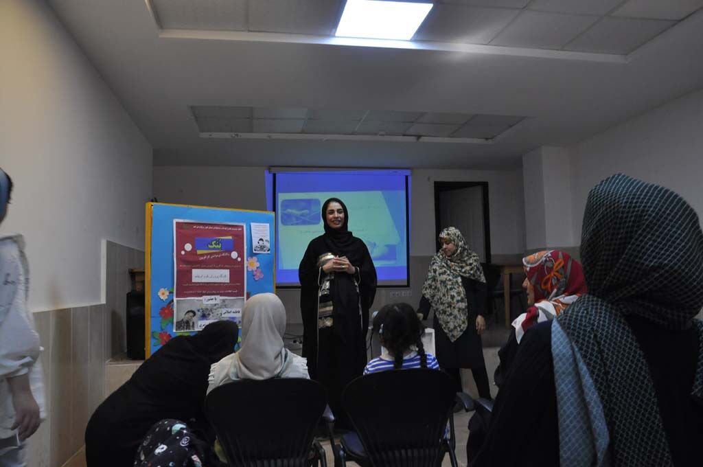 1290769-1 کارگاه پرورش کرم ابریشم در کانون البرز