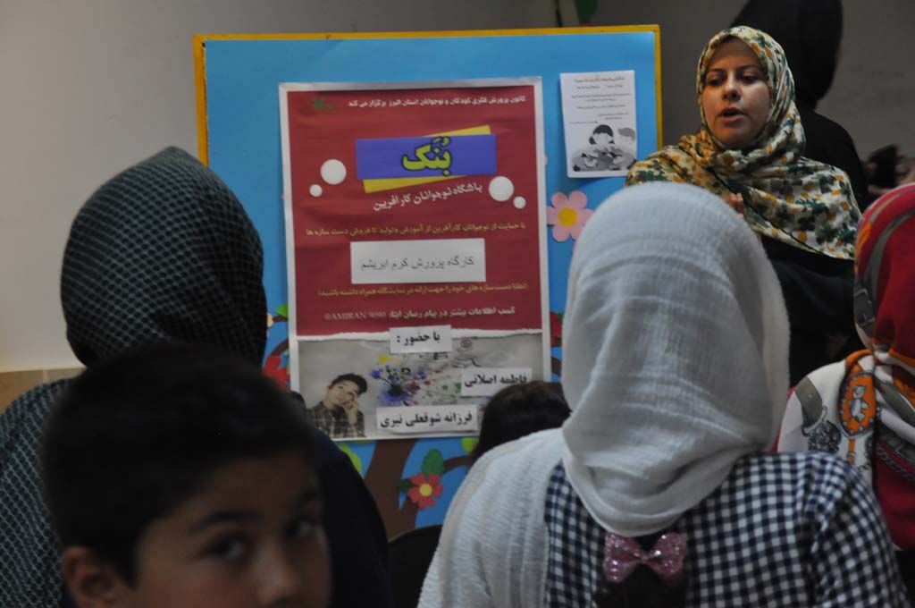 1290772-1 کارگاه پرورش کرم ابریشم در کانون البرز