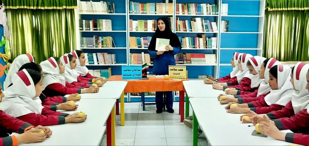 1291004-1 ترویج سبک زندگی سالم با ویژهبرنامه «تغذیه جسم و روح» در مرکز قیدار کانون زنجان