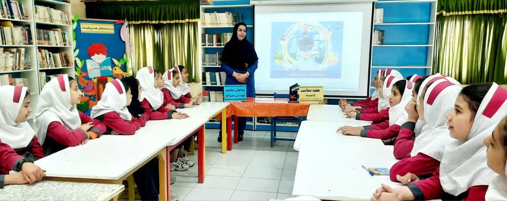 1291006-1 ترویج سبک زندگی سالم با ویژهبرنامه «تغذیه جسم و روح» در مرکز قیدار کانون زنجان