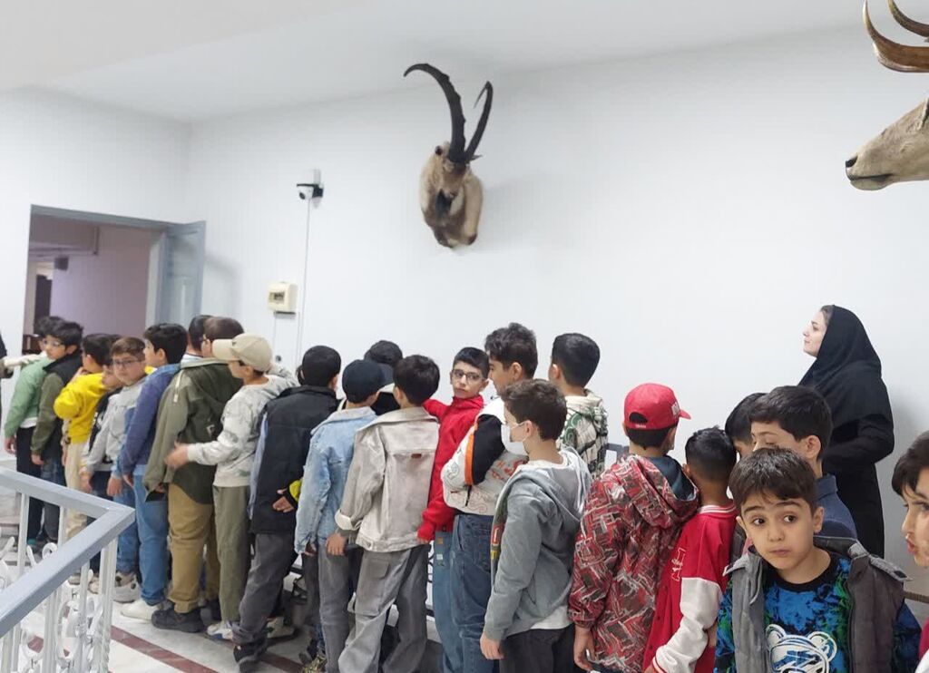 1291253-1 بازدید اعضای مرکز شماره ۴ از موزه محیطزیست استان کرمانشاه