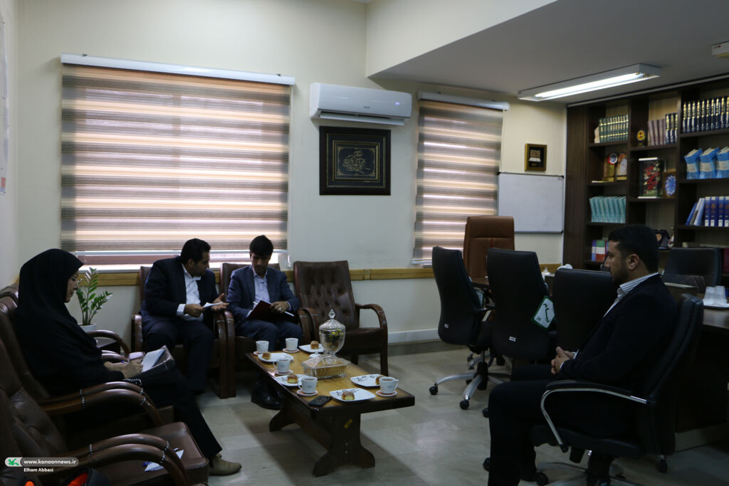 1291418-1 دیدار مدیرکل کانون پروش فکری کودکان و نوجوانان سمنان با مدیرکل اجتماعی استانداری