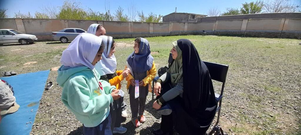 1291584-1 کتابخانههای سیار یک پایگاه فرهنگی و اجتماعی در مناطق محروم هستند