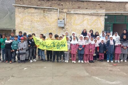 پیک امید مرکز سنقر میهمان دانش‌آموزان روستای سلطان‌طاهر شد