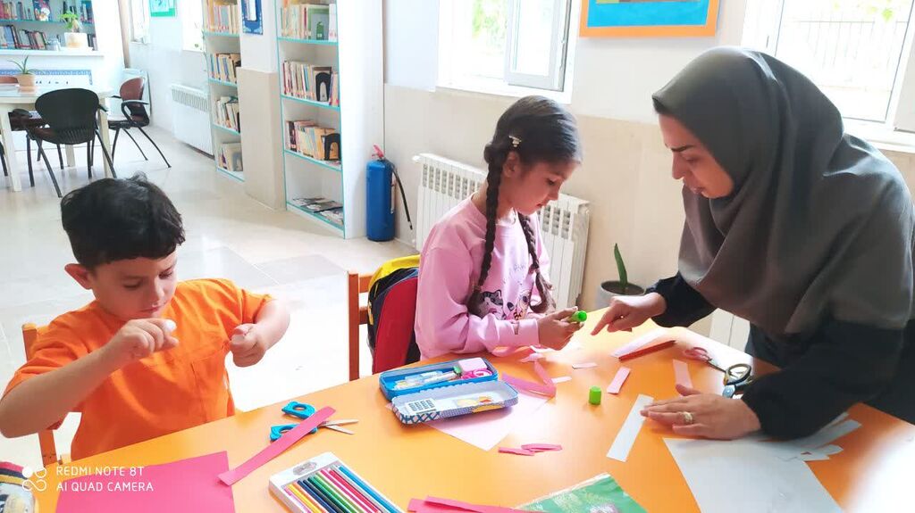 1291611-1 استقبال خانوادهها از کارگاههای تخصصی فرهنگی، هنری کانون البرز