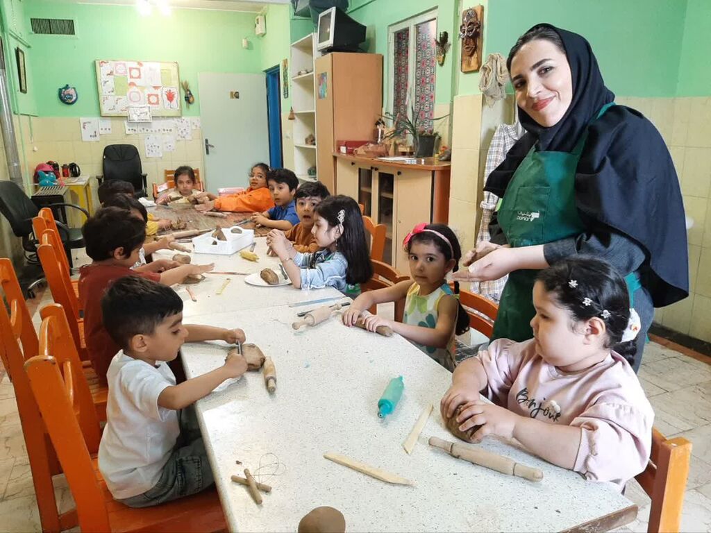 1291612-1 استقبال خانوادهها از کارگاههای تخصصی فرهنگی، هنری کانون البرز