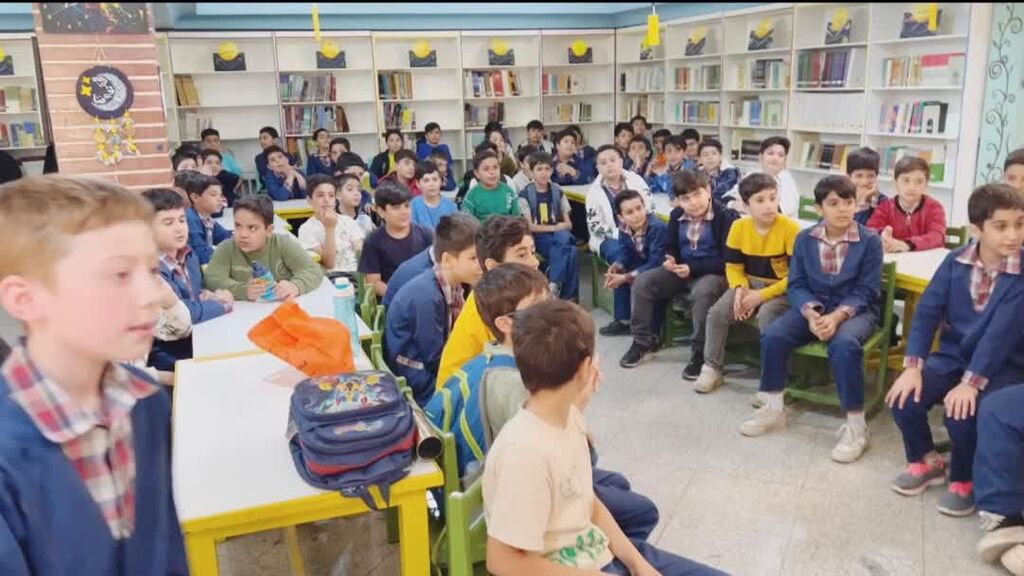 1291735-1 ویژهبرنامه شاد و آموزنده روز سعدی در مرکز علوم و نجوم زنجان برگزار شد