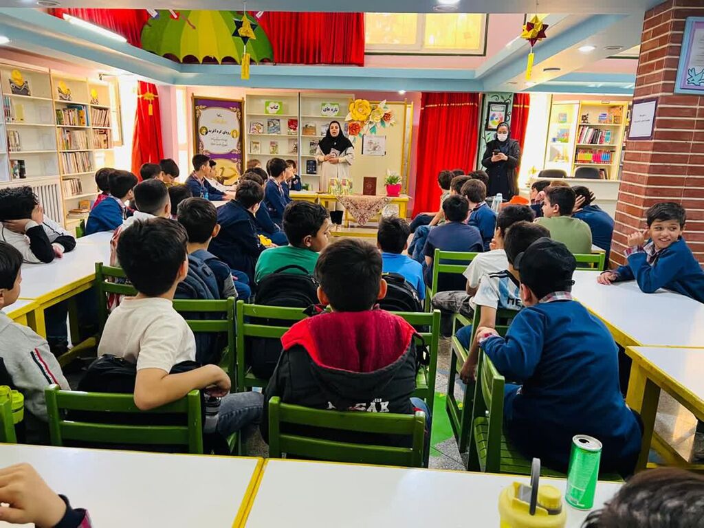 1291736-1 ویژهبرنامه شاد و آموزنده روز سعدی در مرکز علوم و نجوم زنجان برگزار شد