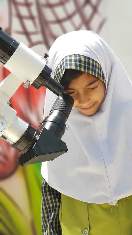 1291920-1 ملاقات دختران میناب با تنها ستاره منظومه شمسی