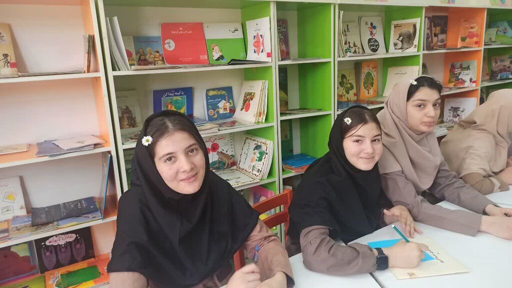 ویژه برنامه گل‌های بابونه در مجتمع آفرینش برگزار شد