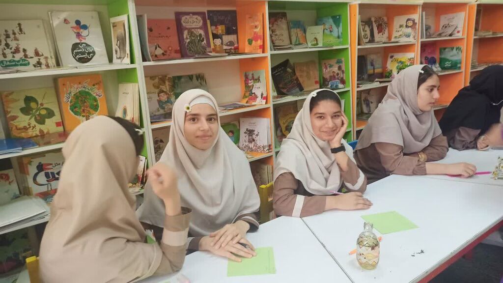 1292362-1 ویژه برنامه گلهای بابونه در مجتمع آفرینش برگزار شد