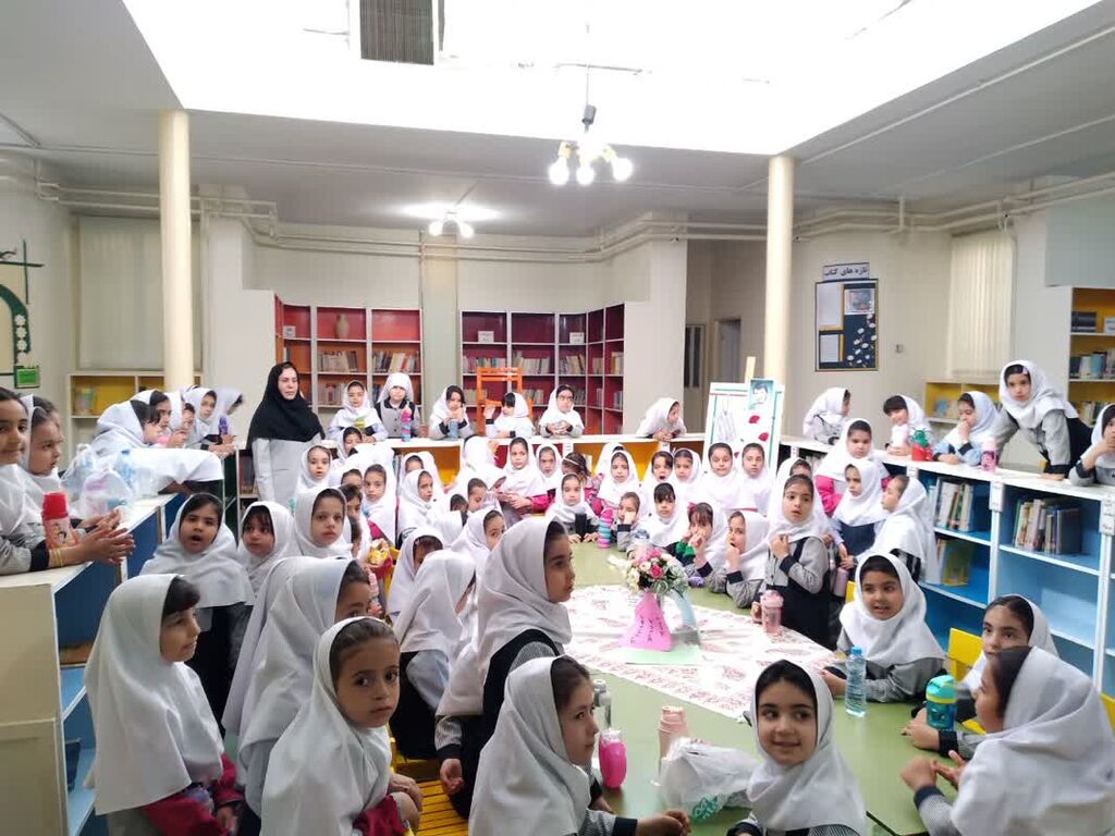 1292366-1 جشن دخترانه در مراکز فرهنگی- هنری همدان