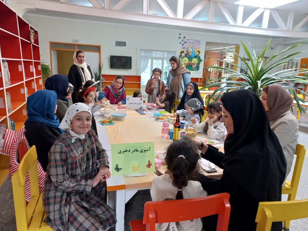 1292367-1 جشن دخترانه در مراکز فرهنگی- هنری همدان