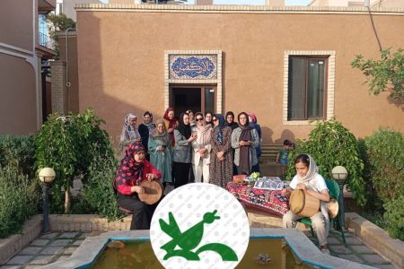 جشن روز دختر و شعرخوانی مادران گروه سمنی زِیکی در خانه تاریخی جهان‌پناه