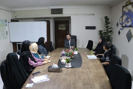 کانون‌یاران مرکز ۱۳ کانون استان اصفهان با مدیرکل کانون دیدار کردند
